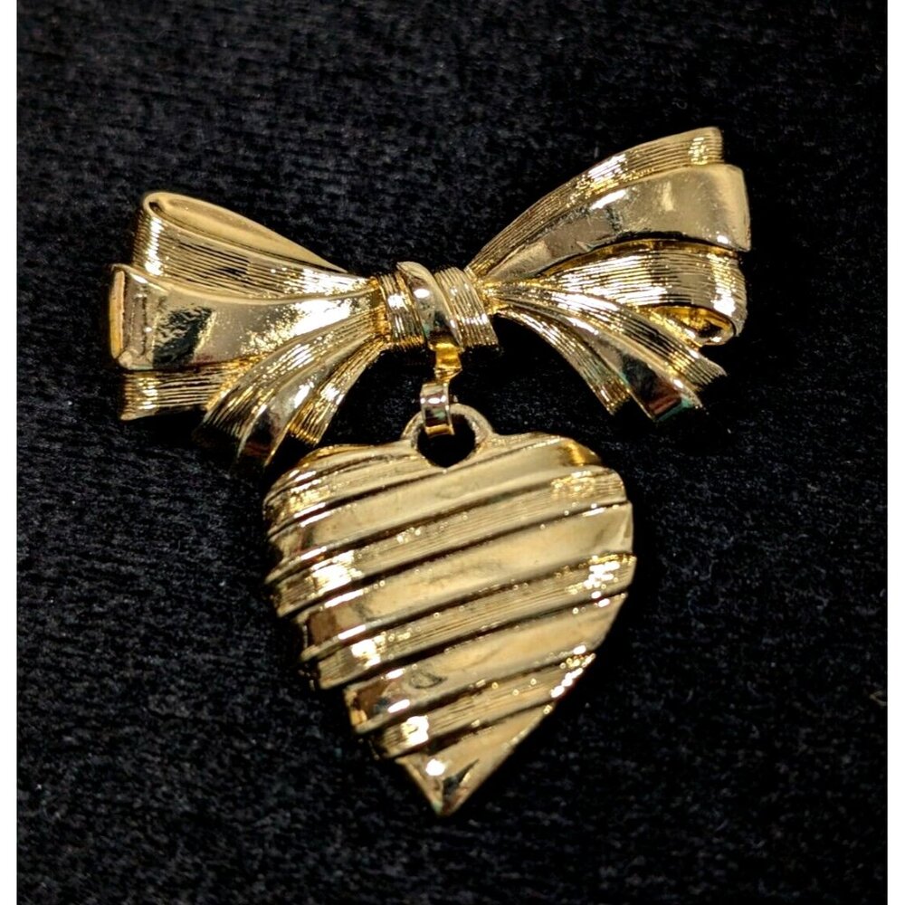 Vintage Avon I Love You Grandmother Heart Charm Bow Pin Brooch Gold Tone